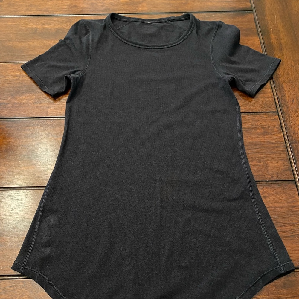 Lululemon tee shirt